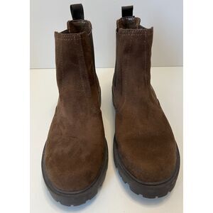 Nine West brown chelsea ankle boots. Size 8 (women)
